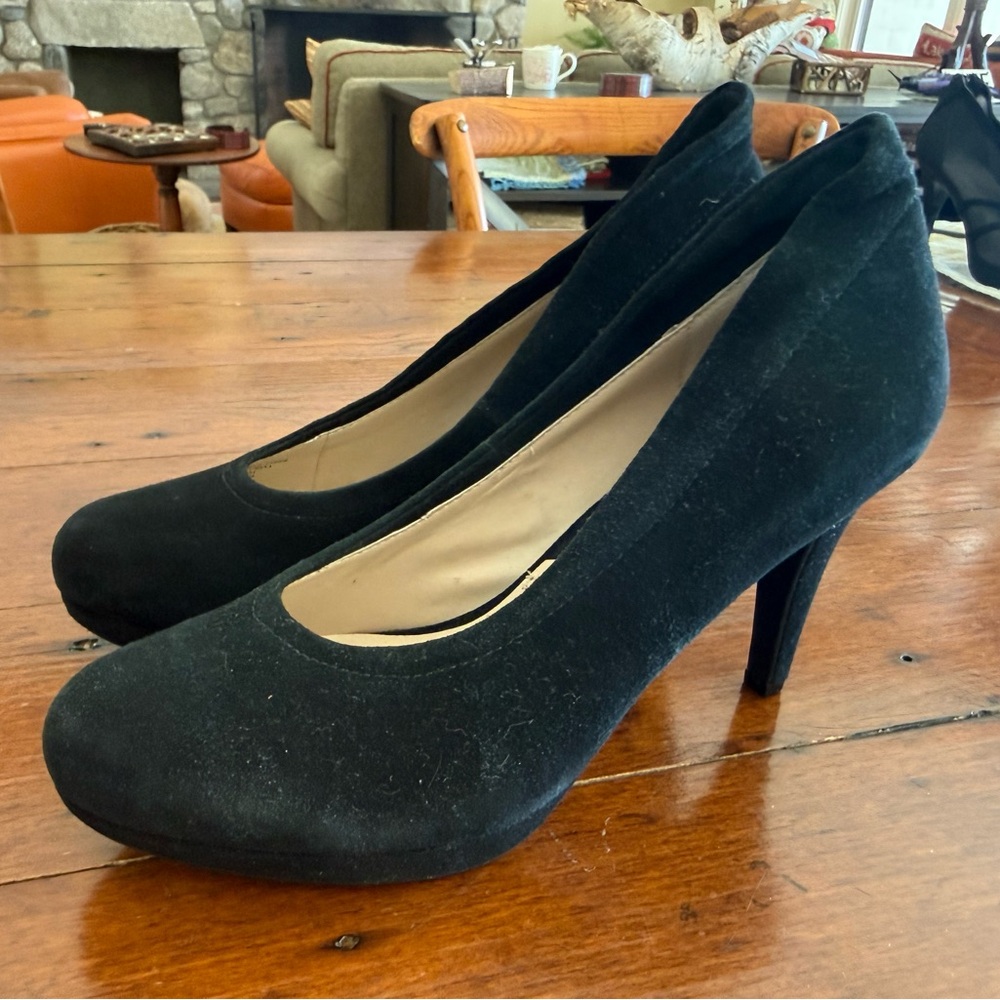 Adrienne Vittadini black suede platform pumps size 9 Never been worn
